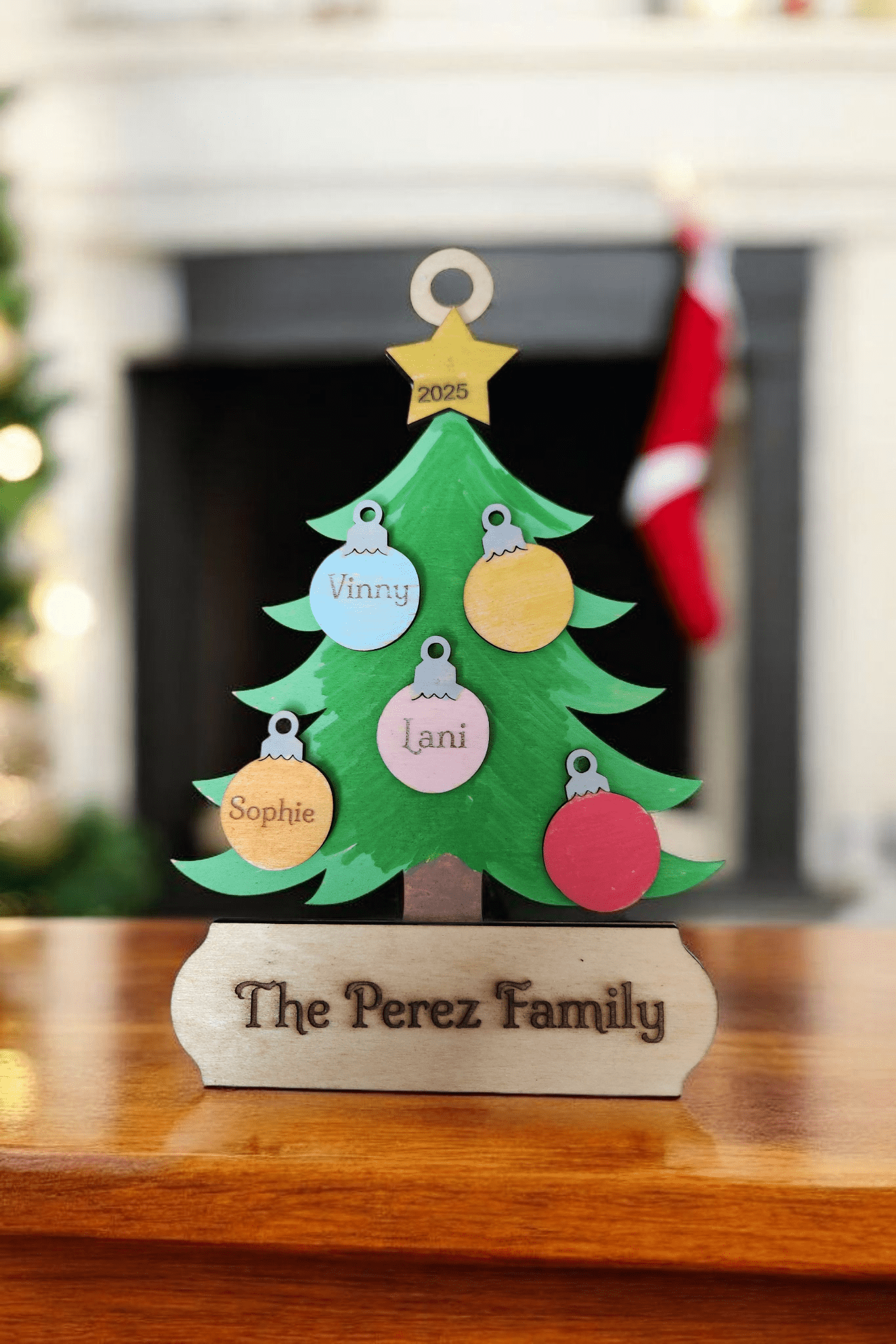 Christmas Tree w Family name and first names on bulbs